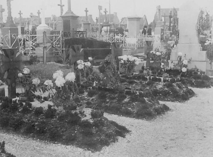 6 The crews graves at Morlaix