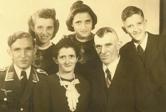 Manfred Assmy as Feldwebel with his family